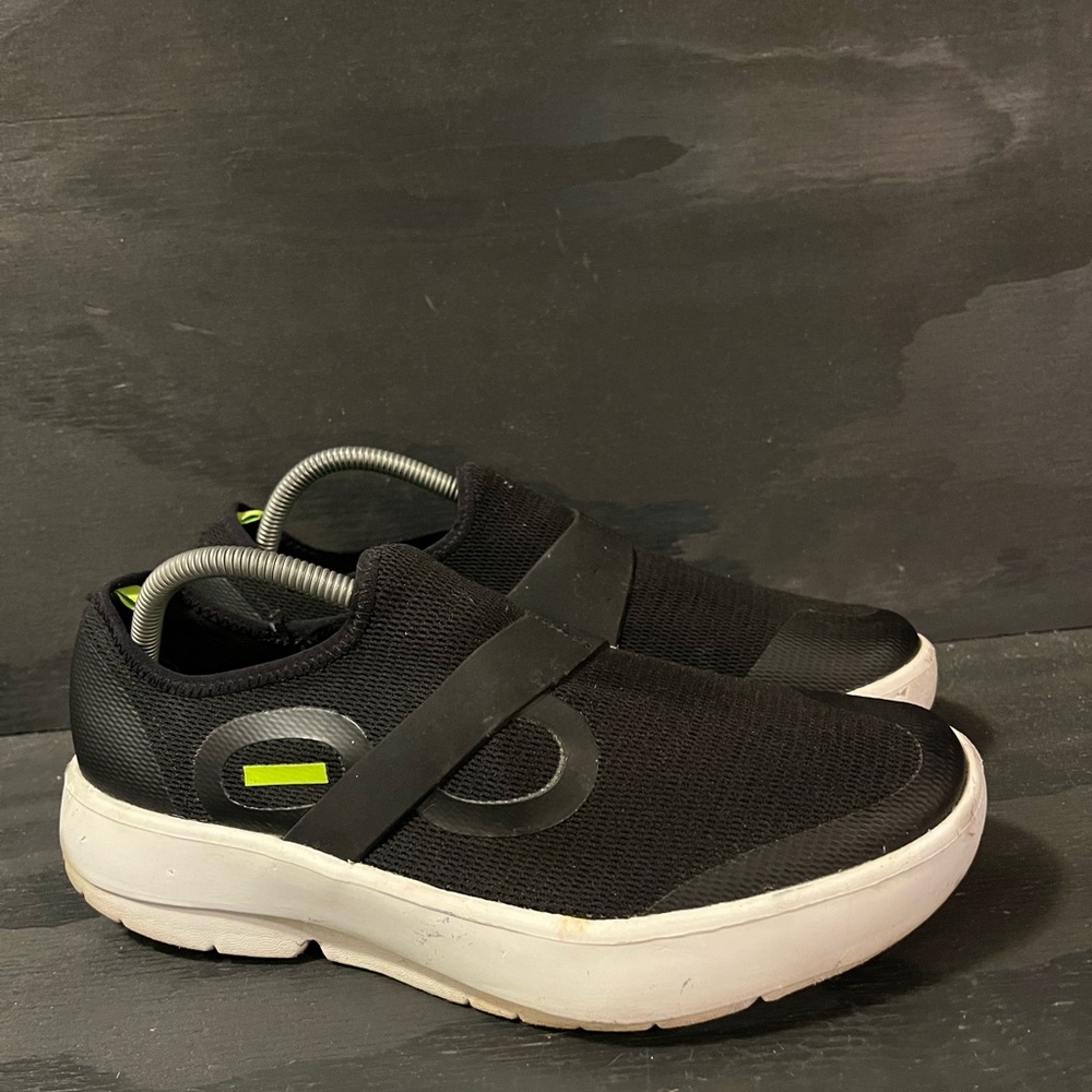 Oofos OOmg Low Mens Size 10 Shoes Black Recovery Sneaker Athletic Slip On